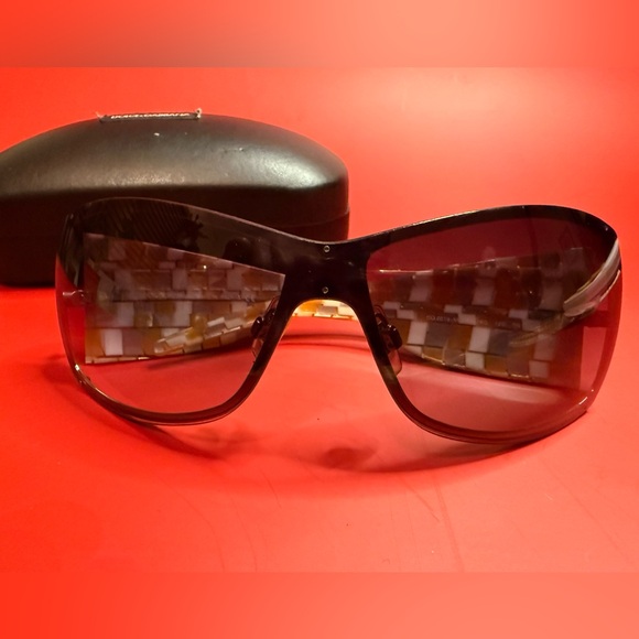 Dolce & Gabbana Sunglasses with Black Lens and Gold Accents - Picture 5 of 7